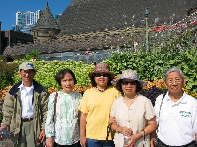 GiaDinh Thay Bang.jpg - Thầy Bằng và gia dình (Niagara, Canada)